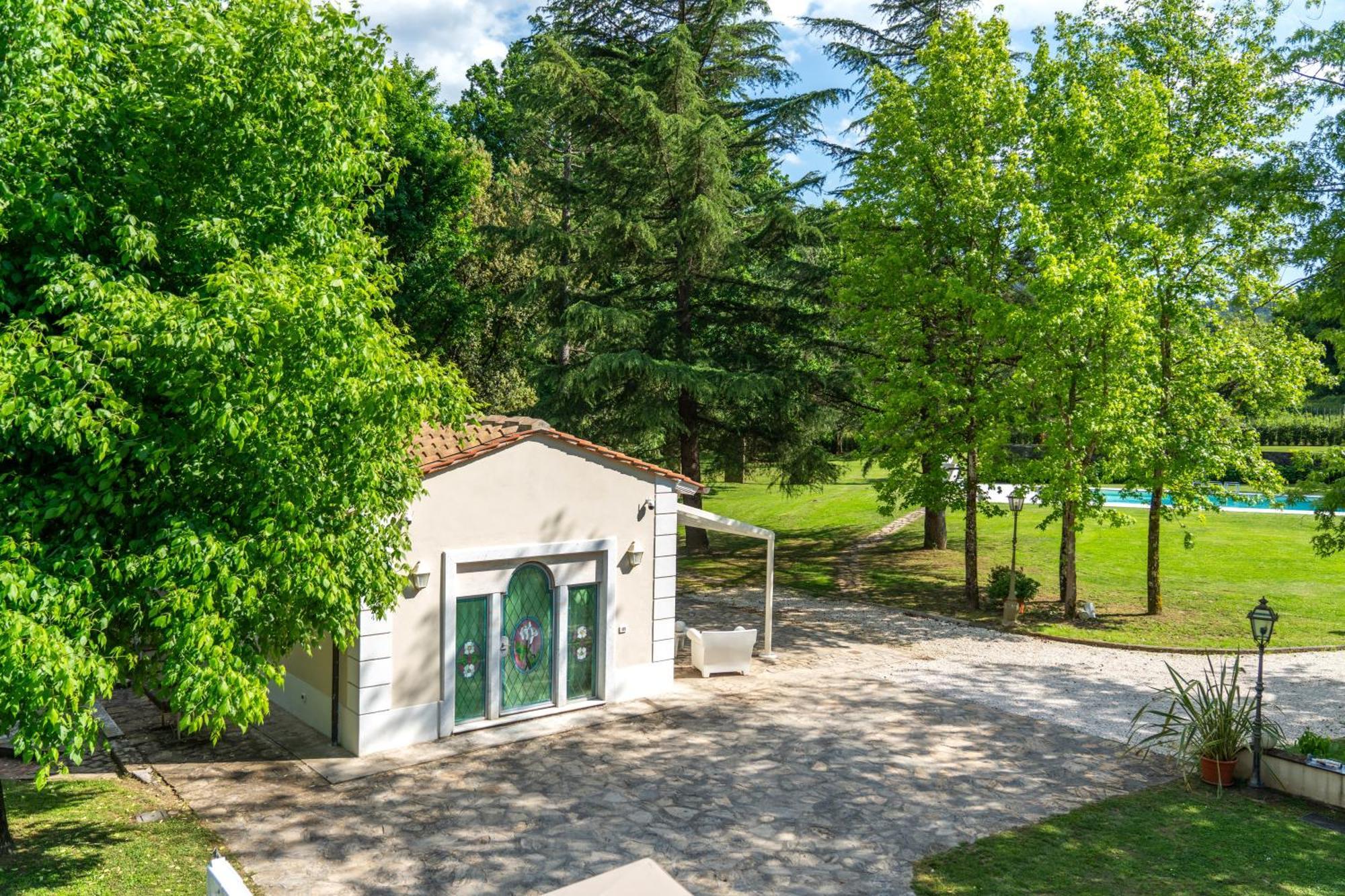 Villa Vittoria - Lusso Con Piscina, Tennis, Jacuzzi E Palestra Lucca Exterior photo