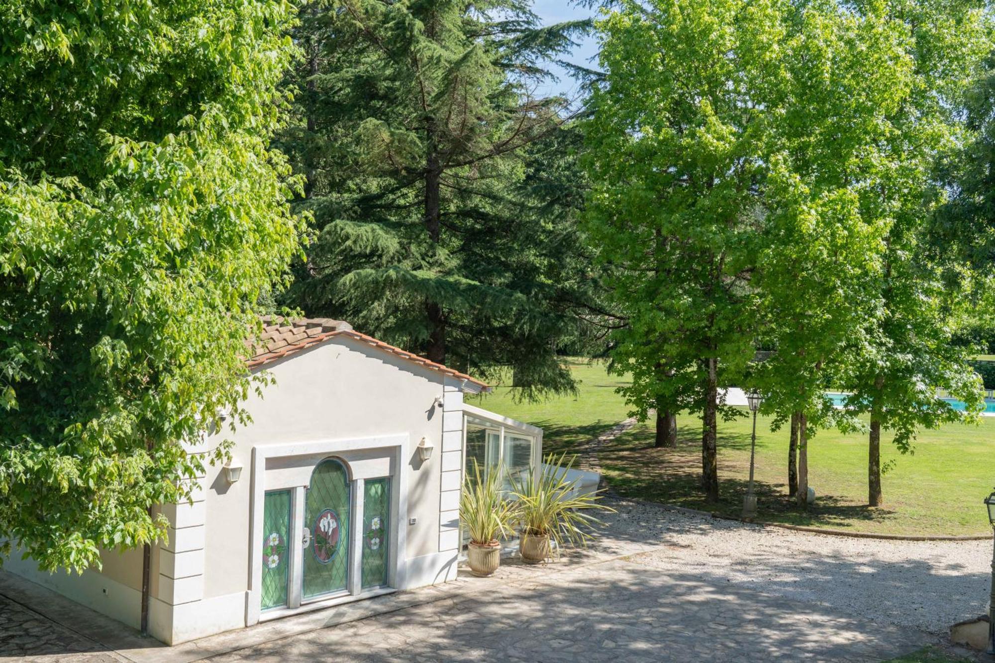 Villa Vittoria - Lusso Con Piscina, Tennis, Jacuzzi E Palestra Lucca Exterior photo