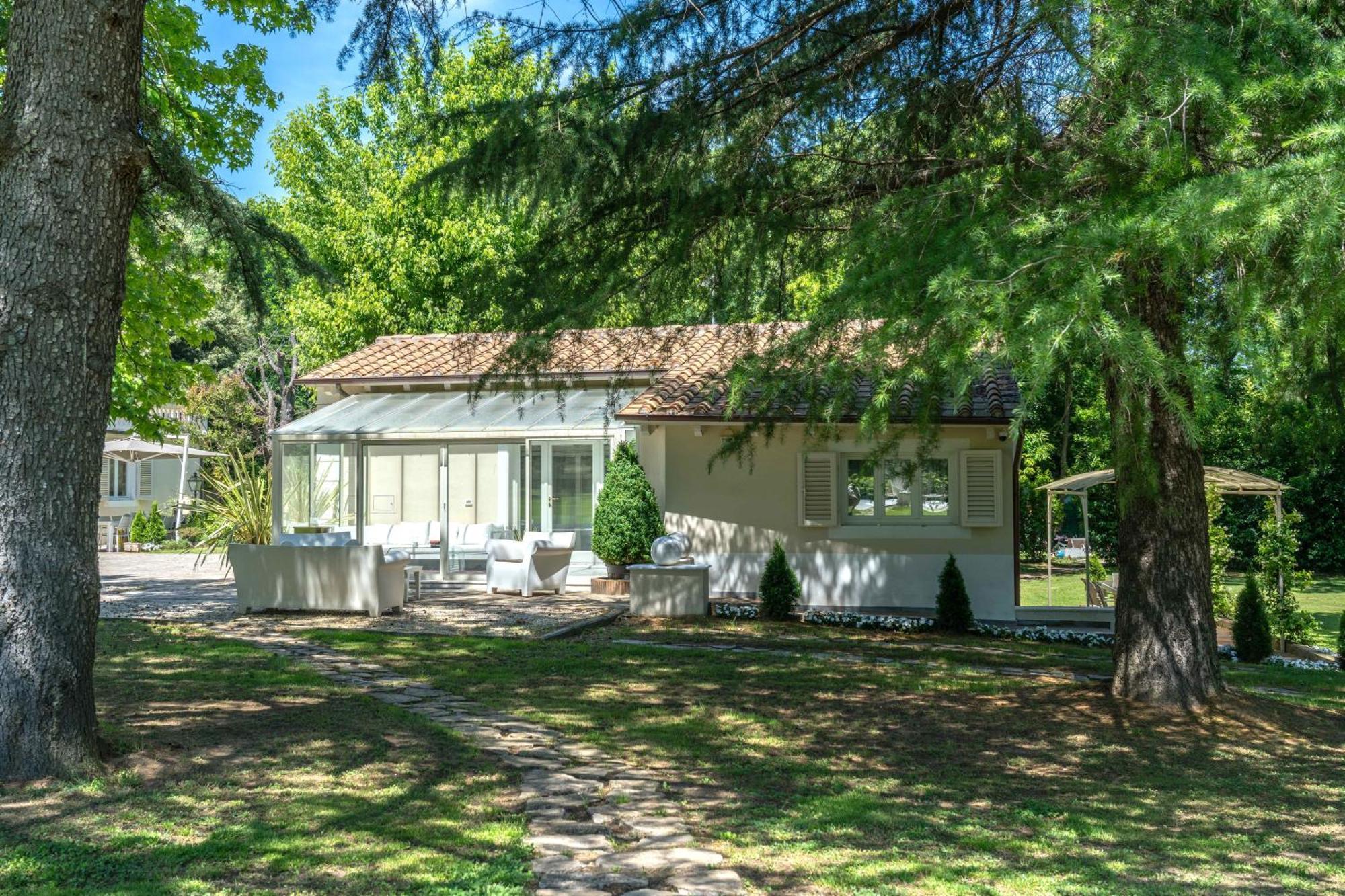 Villa Vittoria - Lusso Con Piscina, Tennis, Jacuzzi E Palestra Lucca Exterior photo