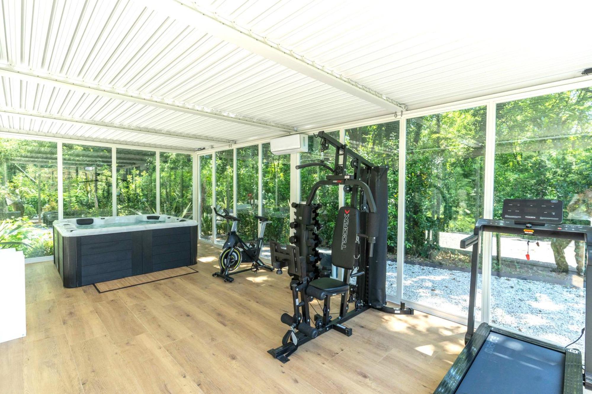 Villa Vittoria - Lusso Con Piscina, Tennis, Jacuzzi E Palestra Lucca Exterior photo