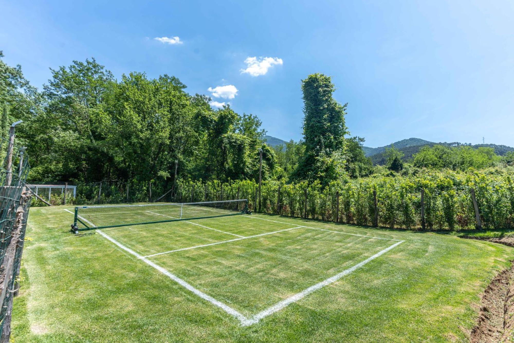 Villa Vittoria - Lusso Con Piscina, Tennis, Jacuzzi E Palestra Lucca Exterior photo